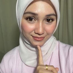 qinateena, content creator